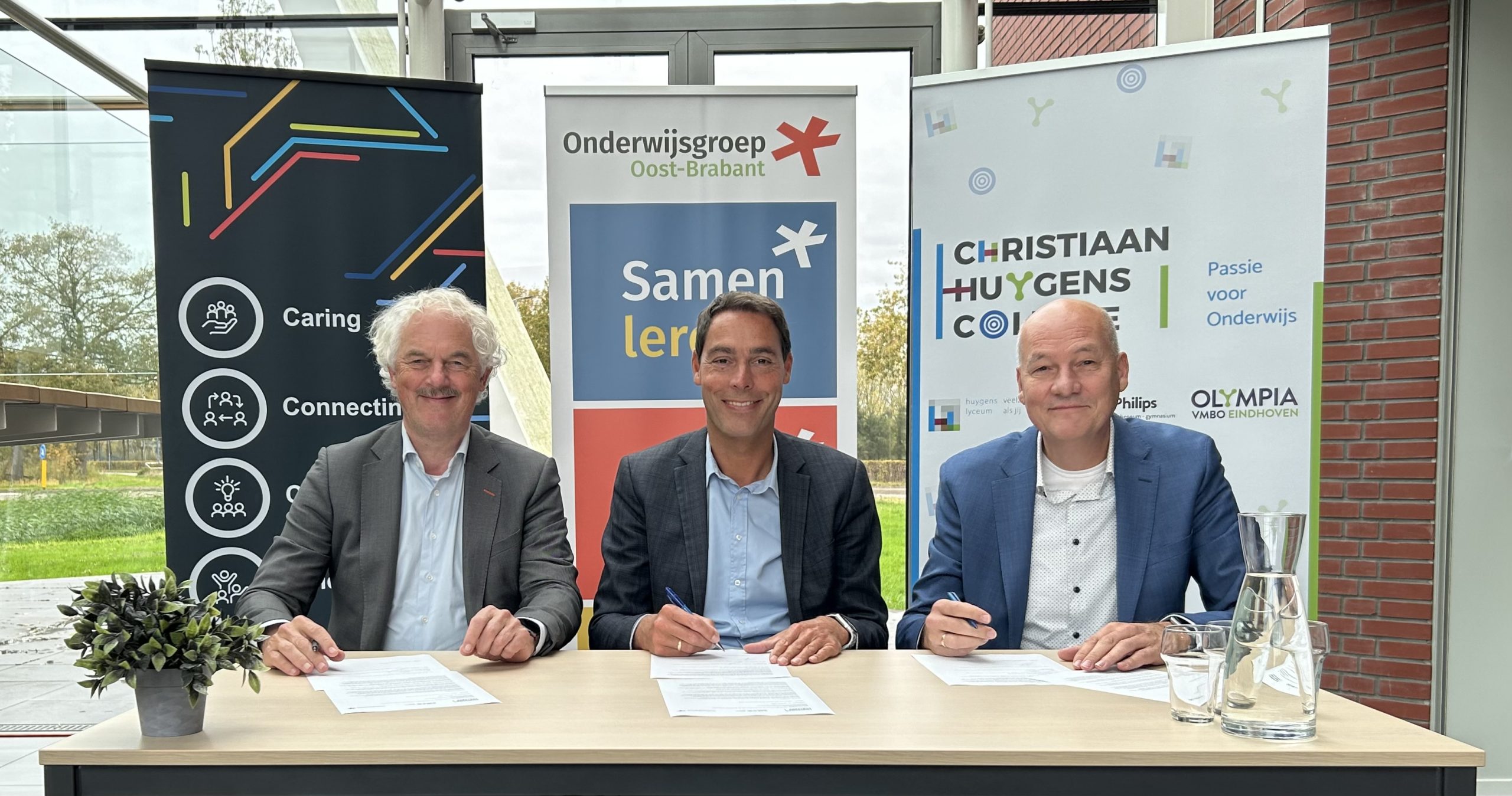 Op de foto (van links naar rechts): Meine Stoker, bestuurder SILFO, Arn Bressers, bestuurder OGOB en Martin van den Berg, bestuurder SECVO. 